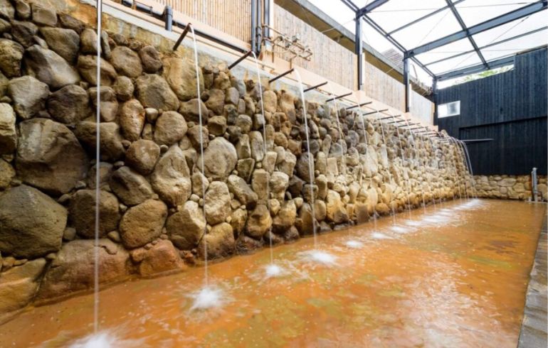 ひょうたん温泉の打たせ湯の画像